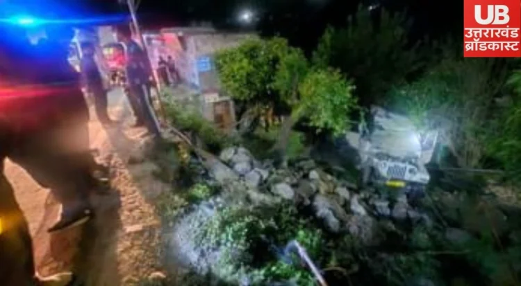 दर्दनाक हादसा: अनियंत्रित मैक्स वाहन दुर्घटनाग्रस्त। दो की मौत, छह घायल