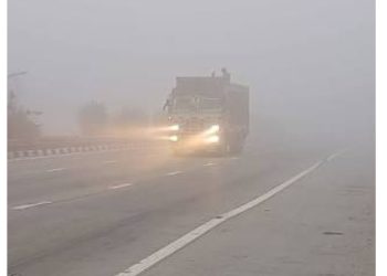 कोहरे की गिरफ्त में हरिद्वार-ऋषिकेश, ठंड ने अचानक दिखाई सख्ती; पहाड़ों में बर्फबारी के आसार