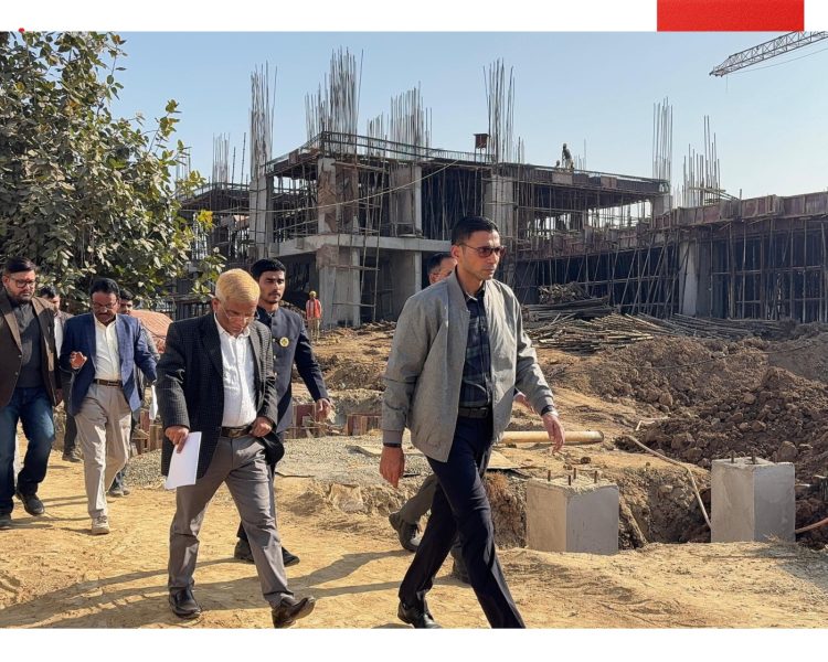 डीएम की कड़ी सख्ती: ग्रीन बिल्डिंग प्रोजेक्ट में सुस्ती बर्दाश्त नहीं, जून 2026 तक हर हाल में पूरा हो काम