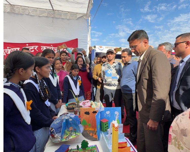 DM के निर्देश पर 24 घंटे में लिस्ट्राबाद विद्यालय में नई शिक्षिका की तैनाती