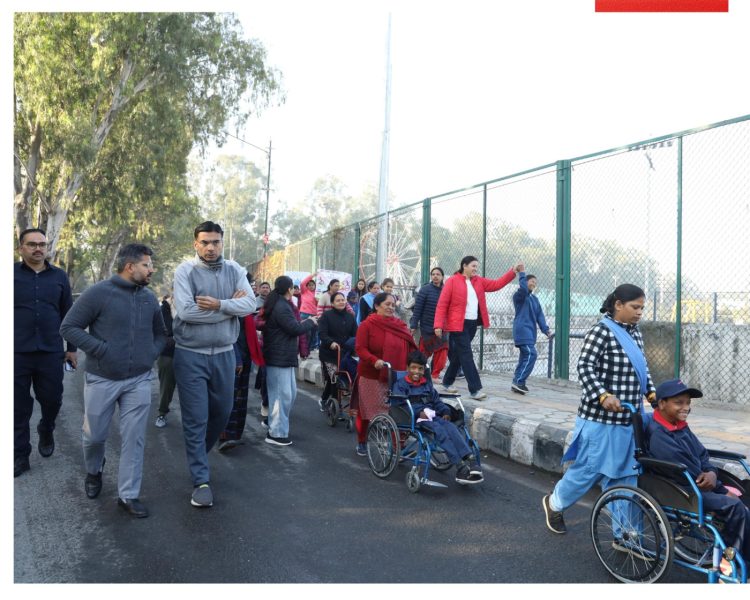 डीएम संग अर्ली मॉर्निंग वॉक से बढ़ा बौद्धिक दिव्यांगजनों का हौसला