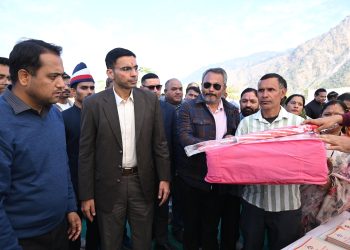 इठारना में प्रशासन का बड़ा कैंप—मौके पर समाधान, रिकॉर्ड तोड़ सुविधाएं और डीएम की सख्त मॉनिटरिंग