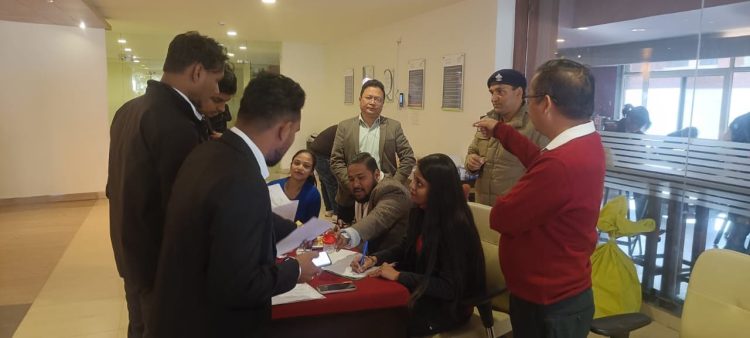 ड्रग्स के खिलाफ जिला प्रशासन का एक्शन जारी: DIT यूनिवर्सिटी में बड़े स्तर पर छात्रों की ड्रग टेस्टिंग