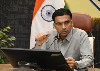 ऋषिकेश में जन सेवा केंद्र पर प्रशासन की बड़ी कार्रवाई, भारी अनियमितताएं मिलीं; केंद्र सील