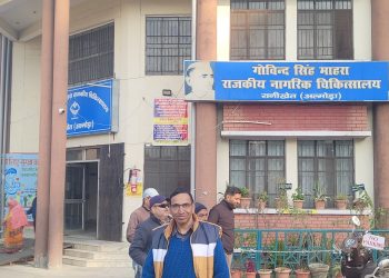 अस्पताल में गंदगी और अधिकारी गायब — सिस्टम की पोल खोल गया अचानक निरीक्षण