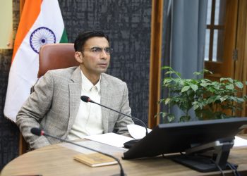 राजमार्गों पर कूड़ा बना जन-स्वास्थ्य का खतरा, डीएम देहरादून की बड़ी कार्रवाई