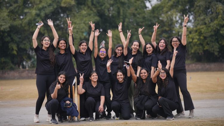 एसजीआरआर मेडिकल कॉलेज एटलिटिका-2025: एमबीबीएस 2021 बैच बना ओवरऑल चैंपियन