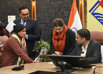 जनता दर्शन बना भरोसे का मंच: डीएम सविन बंसल की संवेदनशील सुनवाई में 171 समस्याओं का समाधान