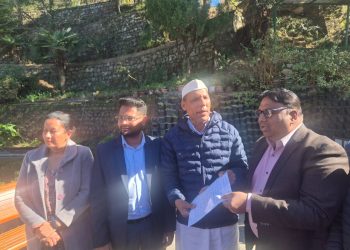 जंगली जानवरों के आतंक से त्रस्त ग्रामीणों का वन विभाग कार्यालय घेराव, हरीश पनेरु के नेतृत्व में सौंपा ज्ञापन