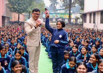 नशे के जाल को तोड़ने निकलीं बेटियाँ, जीजीआईसी बना जागरूकता का मंच