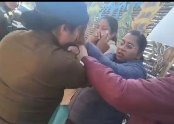 नर्सिंग अभ्यर्थी को महिला कांस्टेबल ने मारा थप्पड़: शांतिपूर्ण प्रदर्शन पर पुलिसिया रवैया सवालों के घेरे में, युवाओं में गहरा आक्रोश