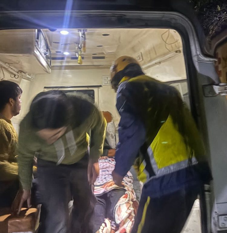 पर्यटकों से भरी XUV700 खाई में समाई, चीख-पुकार से दहला रामगढ़—SDRF ने बचाई 7 ज़िंदगियां