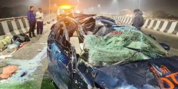 हादसा: तेज रफ्तार कार जनरेटर से भिड़ी, युवा खिलाड़ी समेत दो की दर्दनाक मौत