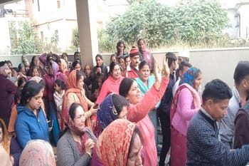 कर्ज का पहाड़, बैंक की कुर्की और बेबसी—हल्दूचौड़ के प्रतिष्ठित दंपती ने क्यों चुना मौत का रास्ता