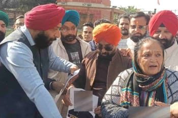 हरक सिंह रावत के विवादित बयान पर सिख समुदाय आक्रोशित, देहरादून में जोरदार विरोध प्रदर्शन