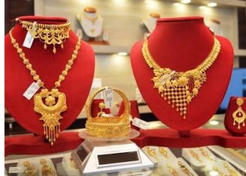 Gold Price Today: सोना-चांदी में थमी रफ्तार, 2026 में ₹1.50 लाख का संकेत