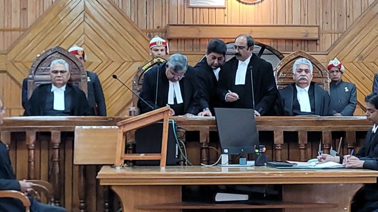 Breaking: उत्तराखंड हाईकोर्ट को मिला नया न्यायाधीश, सिद्धार्थ साह ने ली शपथ