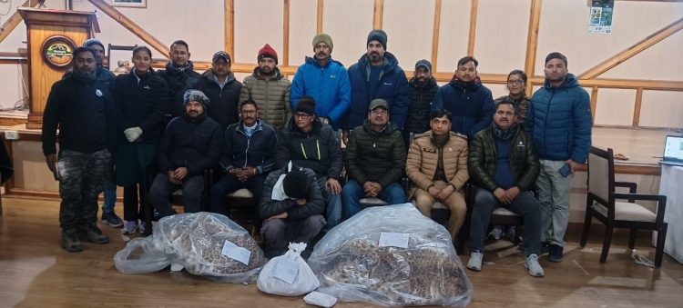 बड़ी खबर: नैनीताल में खालों की तस्करी का भंडाफोड़, गुलदार का कातिल गिरफ्तार