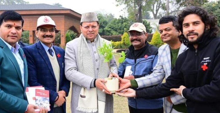 रेडक्रास के सेवा कार्यों को मिला मुख्यमंत्री धामी का समर्थन, आजीवन सदस्य बनकर दिया सहयोग का संदेश