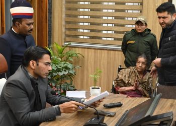 जनदर्शन में न्याय का भरोसा: डीएम सविन बंसल ने सुनी फरियाद, मौके पर दिए समाधान के निर्देश