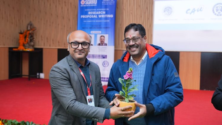 रिसर्च में ग्लोबल गेम-चेंजर बना एसजीआरआर विश्वविद्यालय