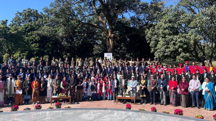 सड़क सुरक्षा माह 2026: राष्ट्रपति निकेतन में बच्चों को मिला जीवनरक्षक यातायात नियमों का प्रशिक्षण, जागरूकता कार्यक्रम बना मिसाल