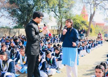 नशा उन्मूलन की अलख: पब्लिक इंटर कॉलेज डोईवाला में हजारों छात्रों ने ली नशा न करने की शपथ