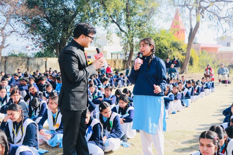 नशा उन्मूलन की अलख: पब्लिक इंटर कॉलेज डोईवाला में हजारों छात्रों ने ली नशा न करने की शपथ