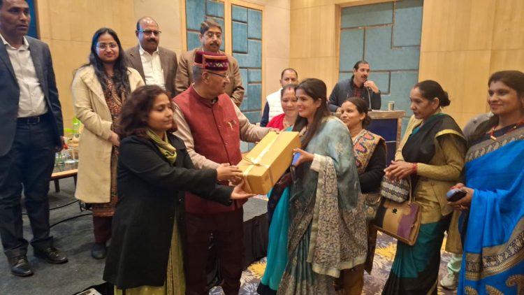 बड़ी खबर : ग्रामीण महिलाओं को मिला विकास का टूलकिट, सरकार ने दिया आत्मनिर्भरता का भरोसा