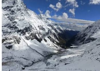 बदली बारिश, घटता हिमपात और बढ़ता खतरा: मध्य हिमालय की प्रकृति पर संकट