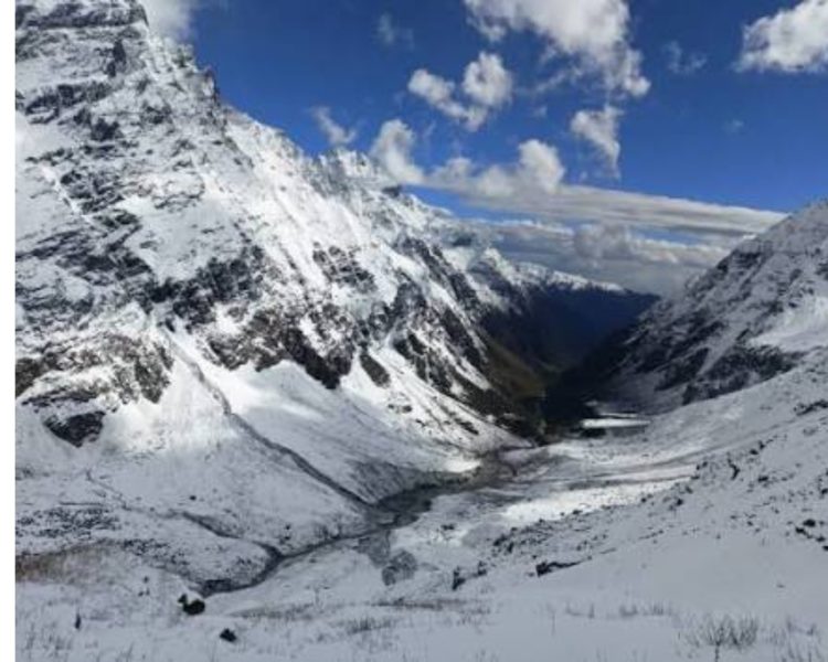 बदली बारिश, घटता हिमपात और बढ़ता खतरा: मध्य हिमालय की प्रकृति पर संकट