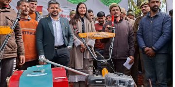 सरकार जनता के द्वार: न्याय पंचायत दसऊ में सीडीओ ने सुनी जन समस्याएं