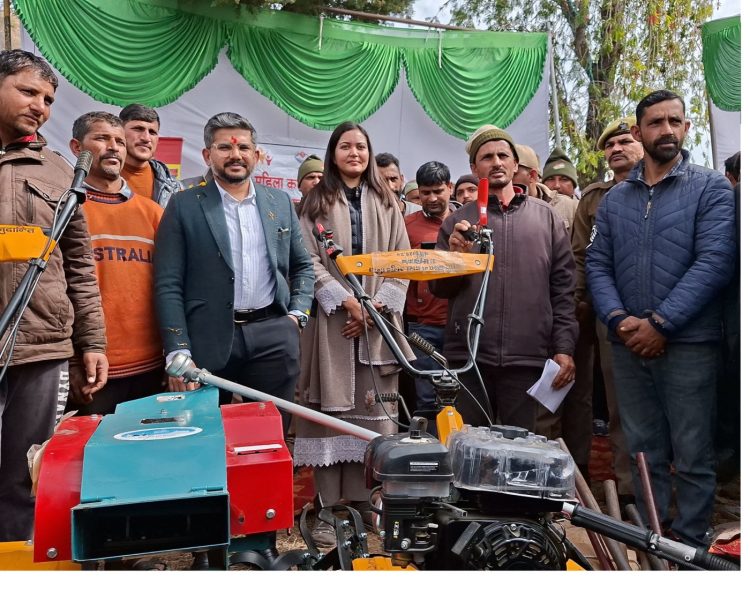 सरकार जनता के द्वार: न्याय पंचायत दसऊ में सीडीओ ने सुनी जन समस्याएं