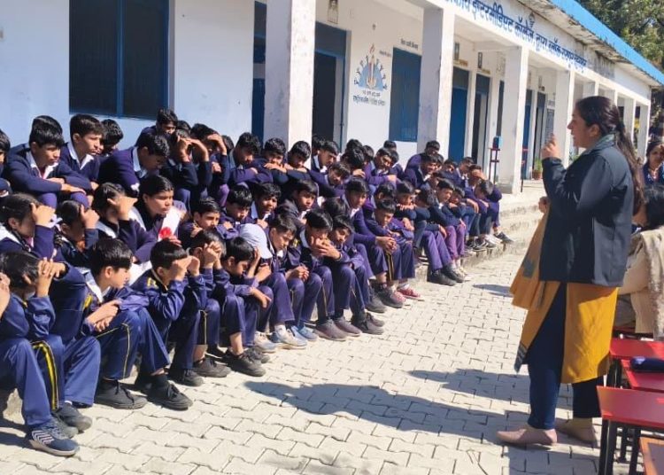 बाल अधिकारों की पाठशाला: रायपुर के स्कूलों में डीएम सविन बंसल के निर्देश पर जागरूकता अभियान