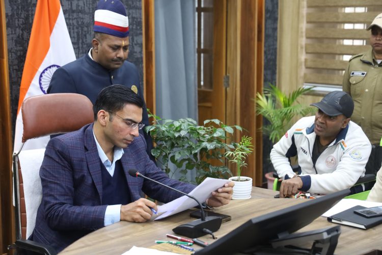 जनता की आवाज़ पर प्रशासन का वार: जनता दर्शन में मौके पर फैसले