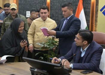 जनता दर्शन बना सहारा: बुजुर्ग महिला का पानी बिल प्रशासन ने कराया सेटल