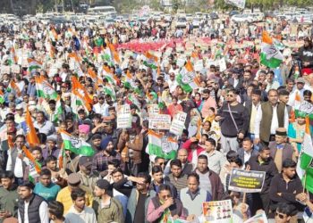 परेड ग्राउंड में गरजी कांग्रेस, राजभवन कूच से हिली सत्ता – कानून-व्यवस्था पर सीधा वार