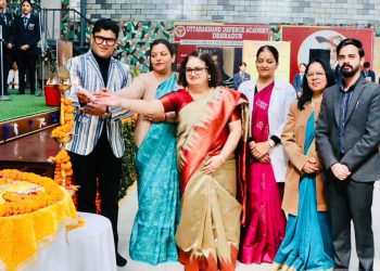 दीप की रोशनी में जली सेवा की लौ: सीआईएमएस नर्सिंग 2025 बैच ने ली करुणा और कर्तव्य की शपथ