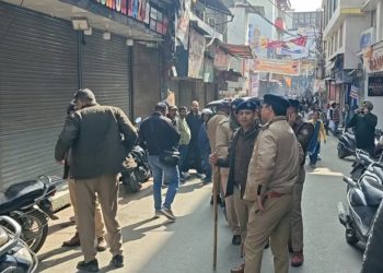 देहरादून में सनक का तांडव: भरे बाजार युवती की बेरहमी से हत्या