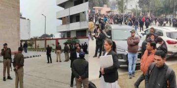 देहरादून कोर्ट में बम की धमकी से हड़कंप, पाकिस्तान लिंक की आहट से बढ़ी टेंशन