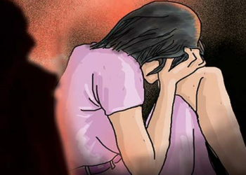 नाबालिग गर्भवती मामला: ‘लव जिहाद’ के आरोप पर कोतवाली घेराव, बाजार बंद