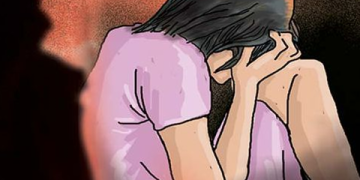 नाबालिग गर्भवती मामला: ‘लव जिहाद’ के आरोप पर कोतवाली घेराव, बाजार बंद