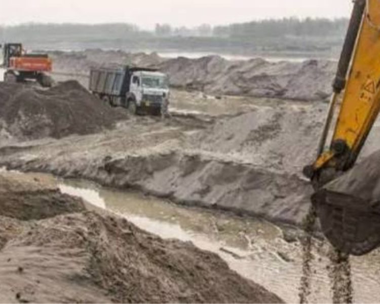 Uttarakhand News: खनन विभाग ने तोड़े राजस्व के सारे रिकॉर्ड, फरवरी तक ही 965 करोड़ की कमाई