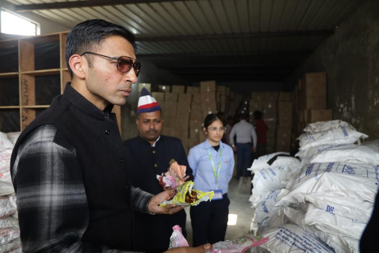 सविन बंसल का सेंट्रल गोदाम में औचक निरीक्षण – आंगनबाड़ी सामग्री की गुणवत्ता पर सख्त कार्रवाई