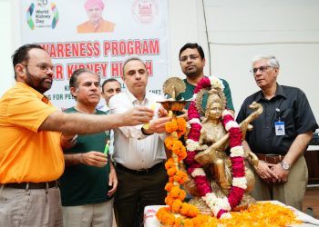World Kidney Day पर श्री महंत इन्दिरेश अस्पताल में जागरूकता रैली, किडनी बचाने का लिया संकल्प