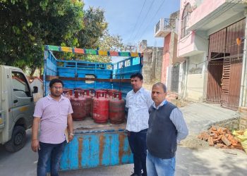 कम गैस देकर खेल रहे थे खेल! छापेमारी में खुली पोल, 2 पर केस दर्ज