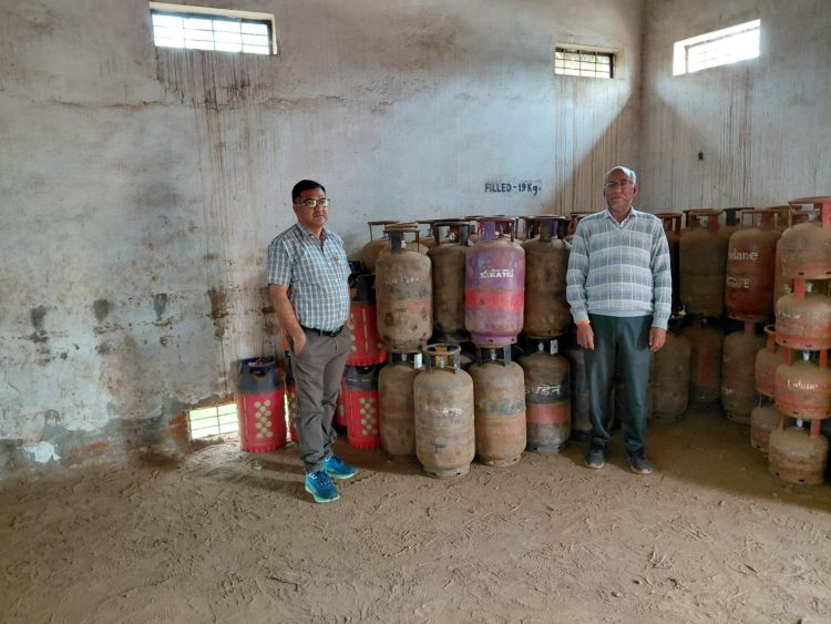 देहरादून में गैस एजेंसी पर बड़ा एक्शन! 14 हजार कनेक्शन एक झटके में ट्रांसफर