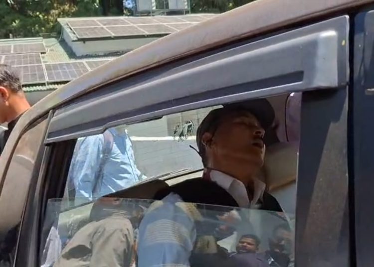 नैनीताल में सनसनी: कार में अधिवक्ता ने खुद को मारी गोली