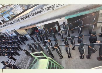 स्कूलों के खंडहर बने खतरा, DM का बड़ा वार—56 भवन जमींदोज