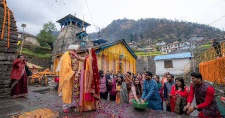 अब पहाड़ों में होगी रॉयल शादी! उत्तराखंड बना कपल्स की पहली पसंद